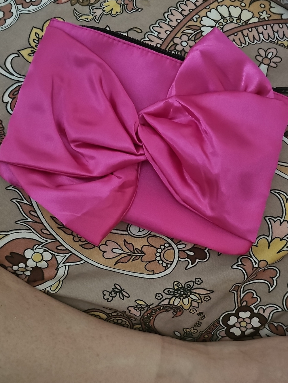 ipsy Bright Fuchsia Makeup Pouch